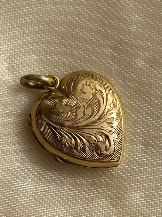 9ct gold vintage heart pendant.