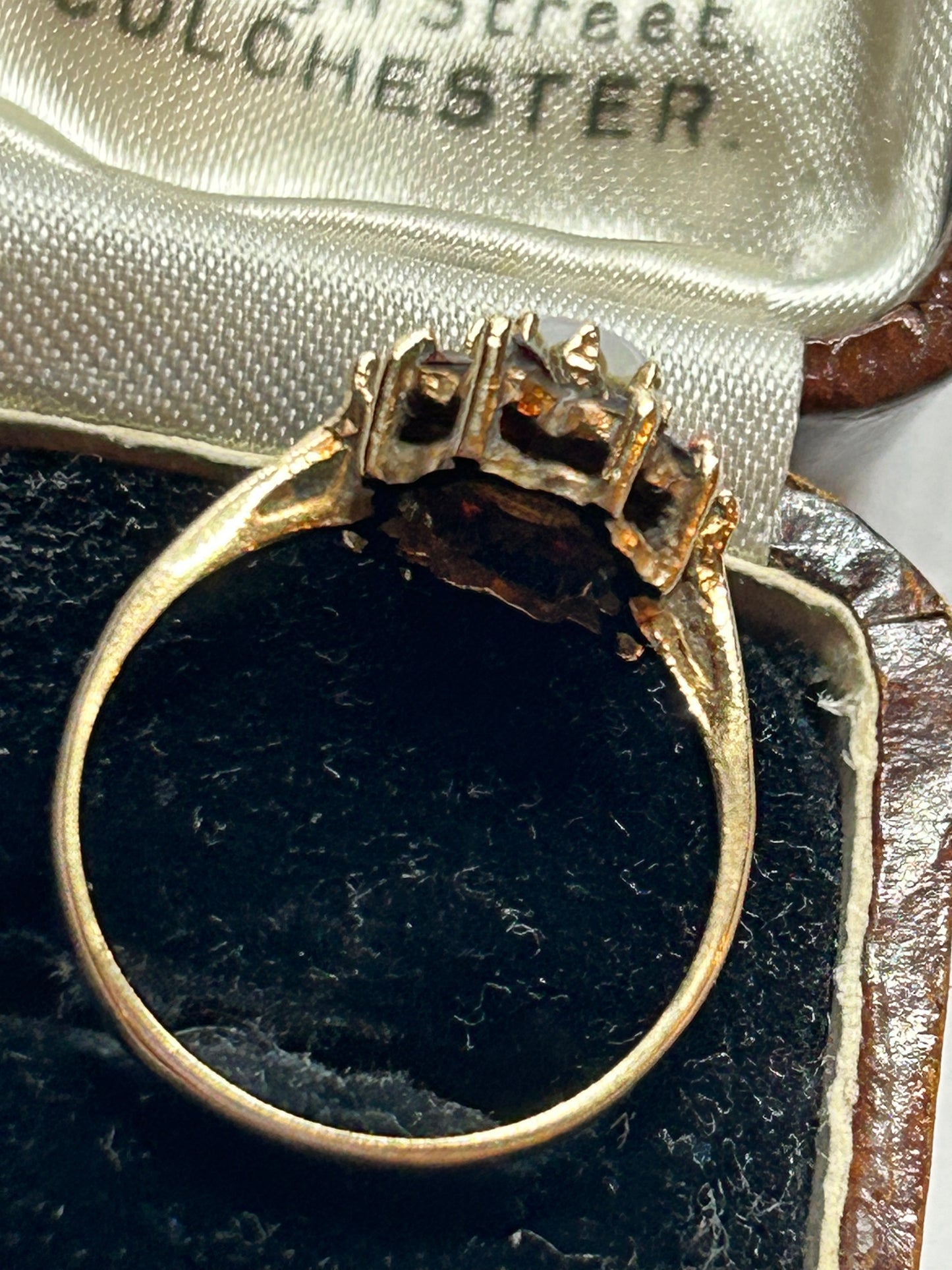 1970s 9ct Gold Opal and Garnet vintage ring. Size M 1/2
