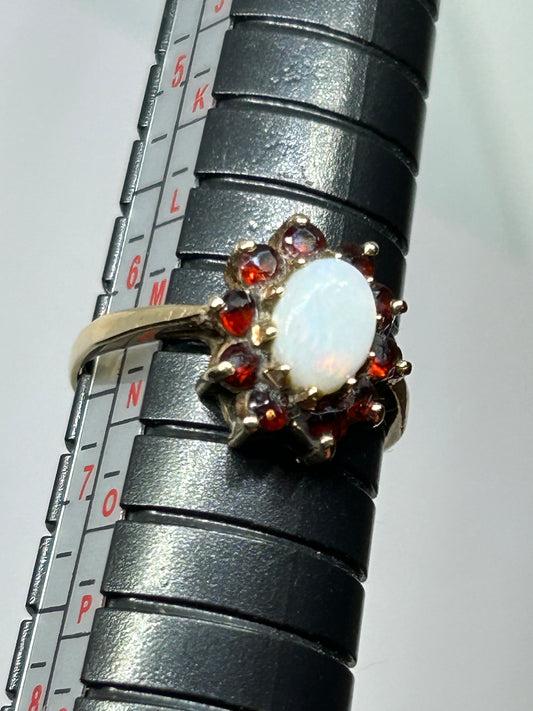 1970s 9ct Gold Opal and Garnet vintage ring. Size M 1/2