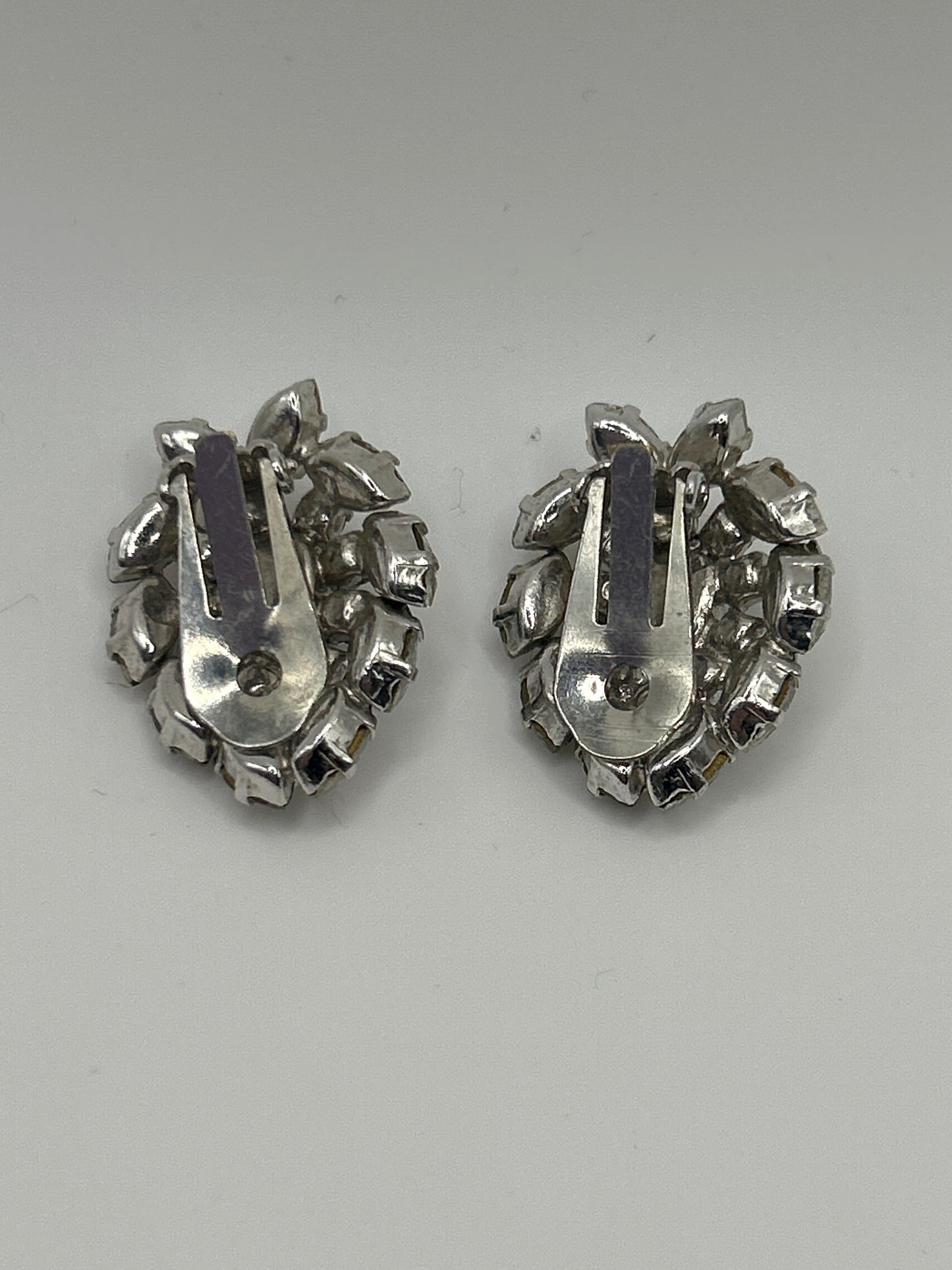 Vintage green glass Cabochons earrings 1950s clip on. Unsigned