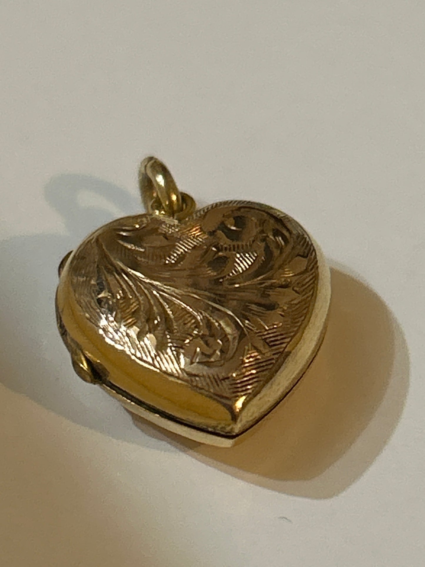 Love heart gold 9ct vintage locket pendant