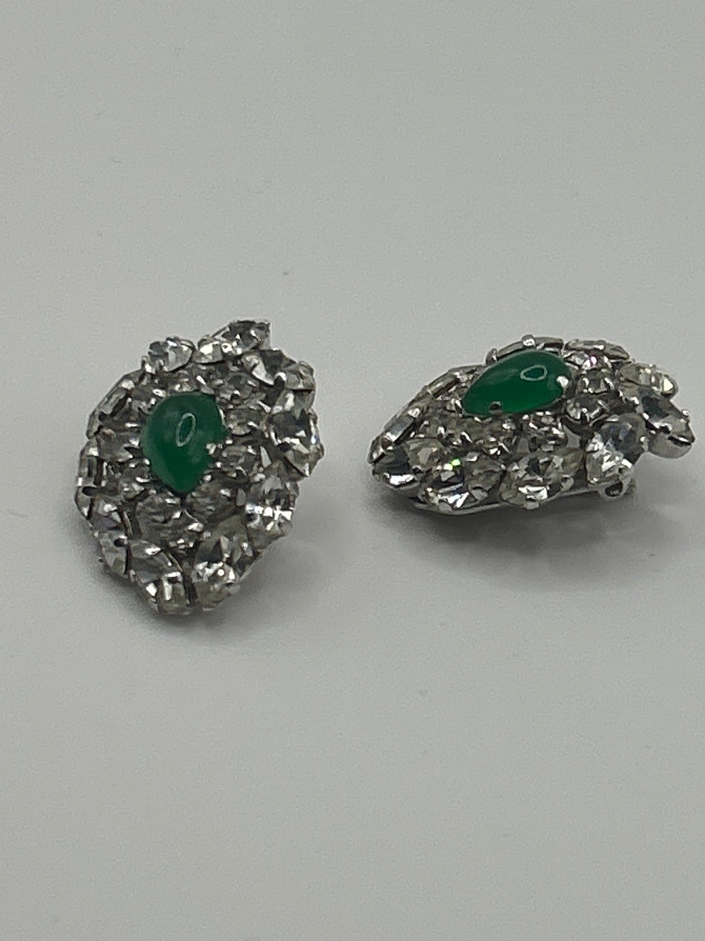 Vintage green glass Cabochons earrings 1950s clip on. Unsigned