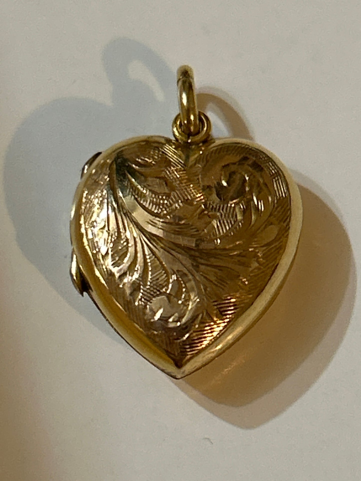 Love heart gold 9ct vintage locket pendant