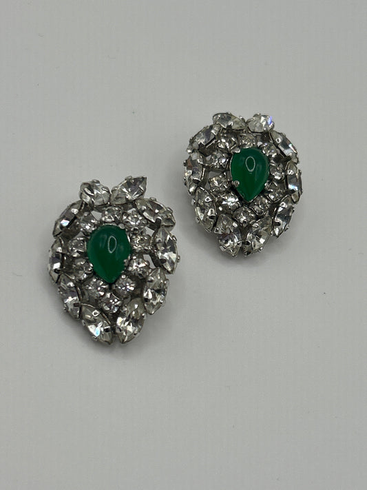 Vintage green glass Cabochons earrings 1950s clip on. Unsigned