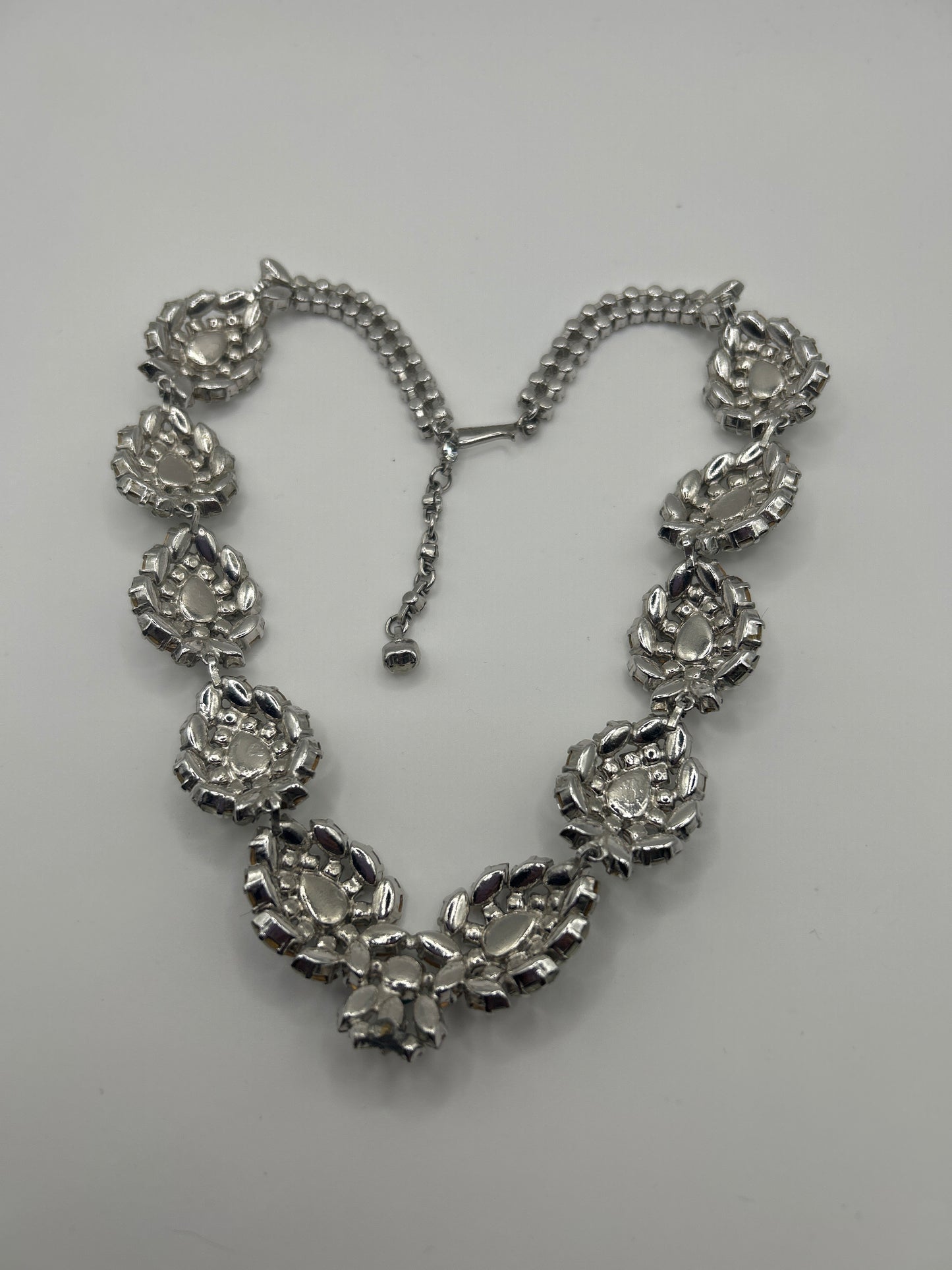 Vintage 1950s green & clear glass crystal necklace.