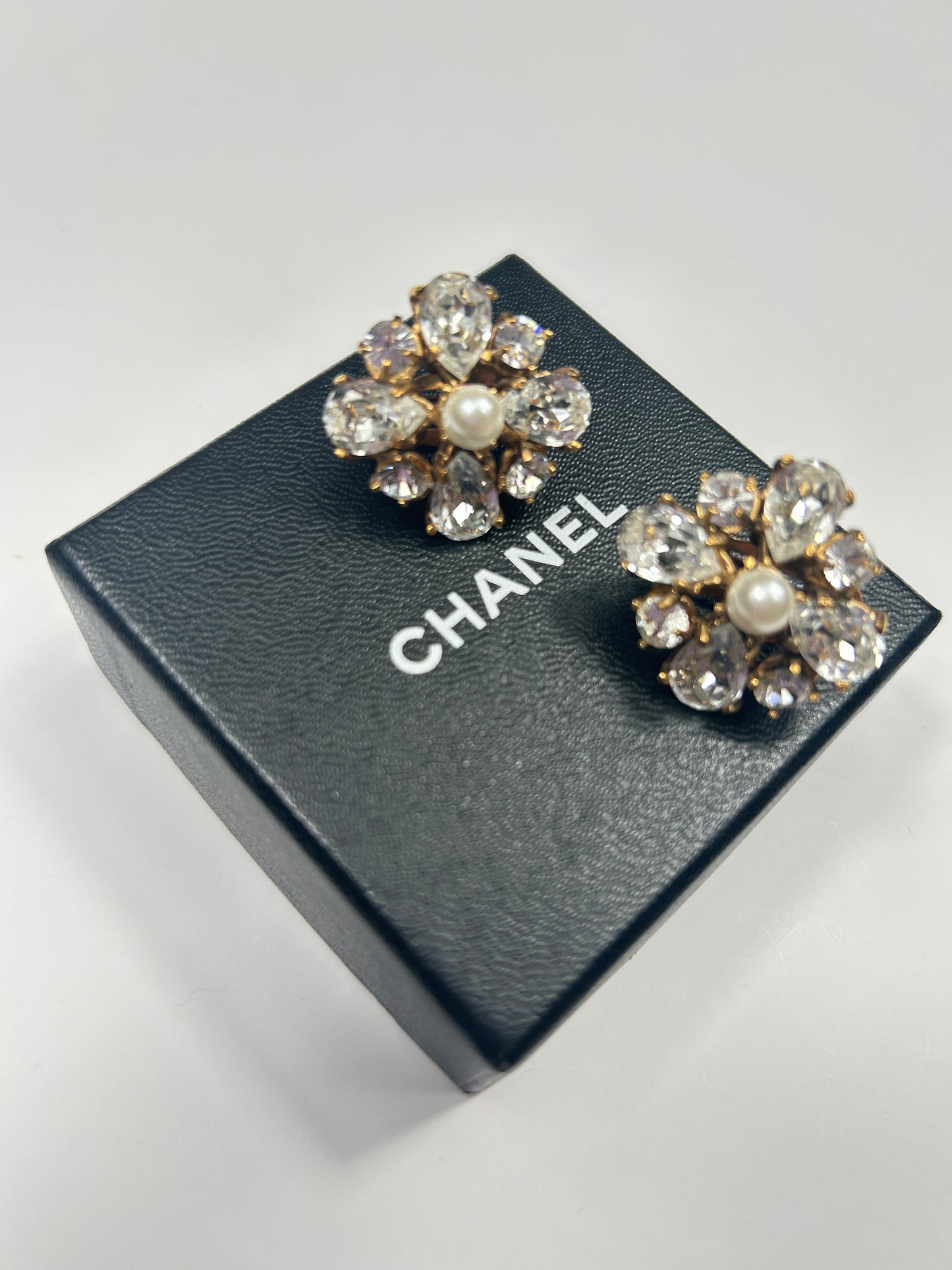Chanel vintage 2002 clip on crystal earrings.