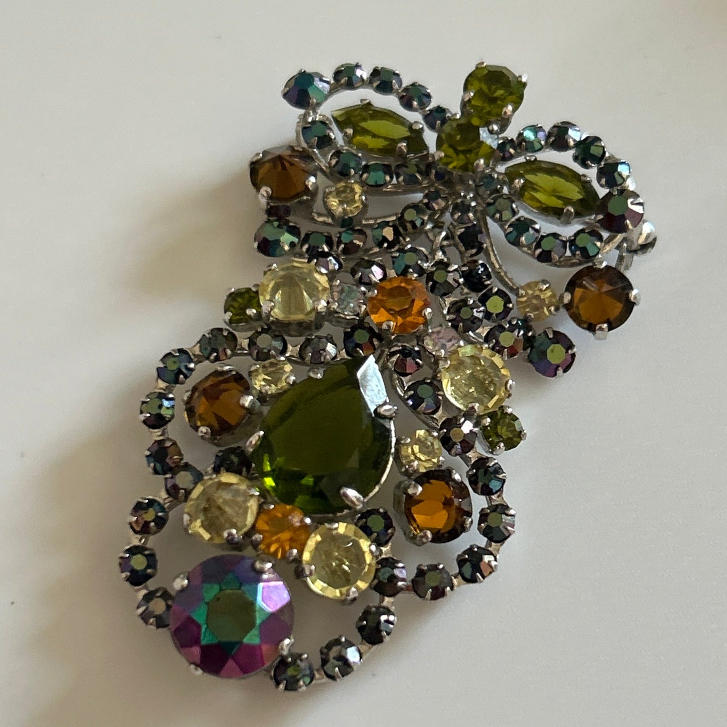Christian Dior Crystal Vintage
Brooch And Clip On Earrings Signed And Dated 1959