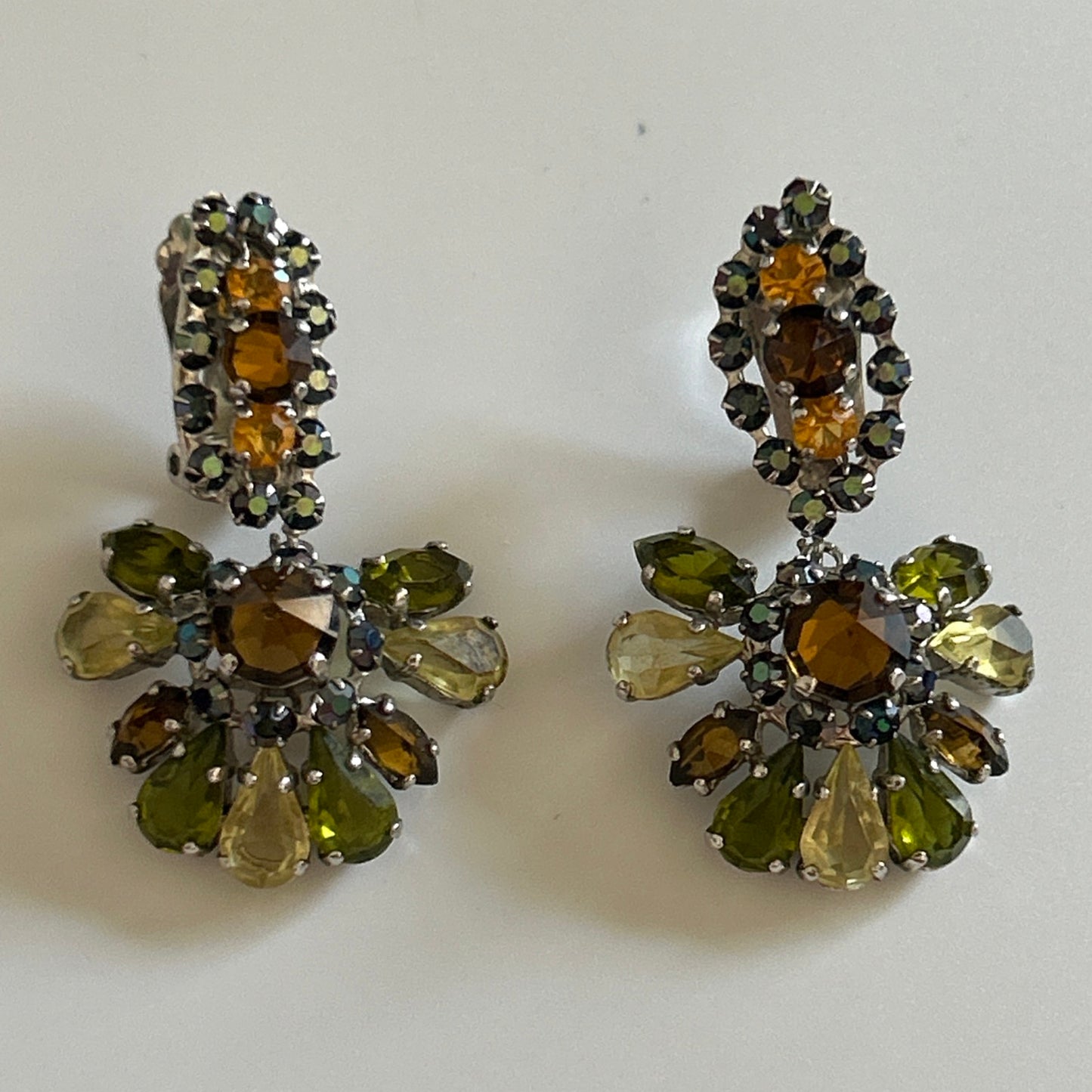 Christian Dior Crystal Vintage
Brooch And Clip On Earrings Signed And Dated 1959