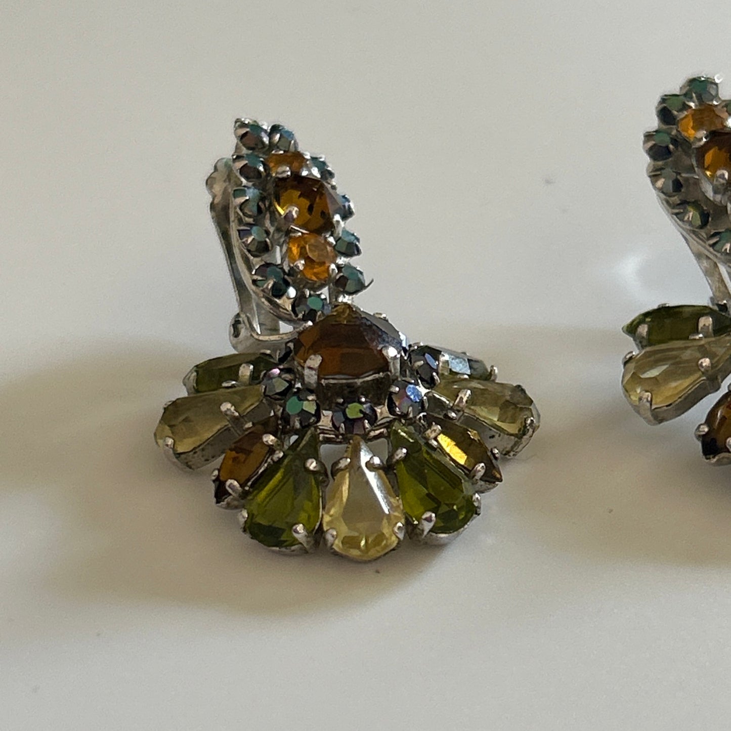 Christian Dior Crystal Vintage
Brooch And Clip On Earrings Signed And Dated 1959