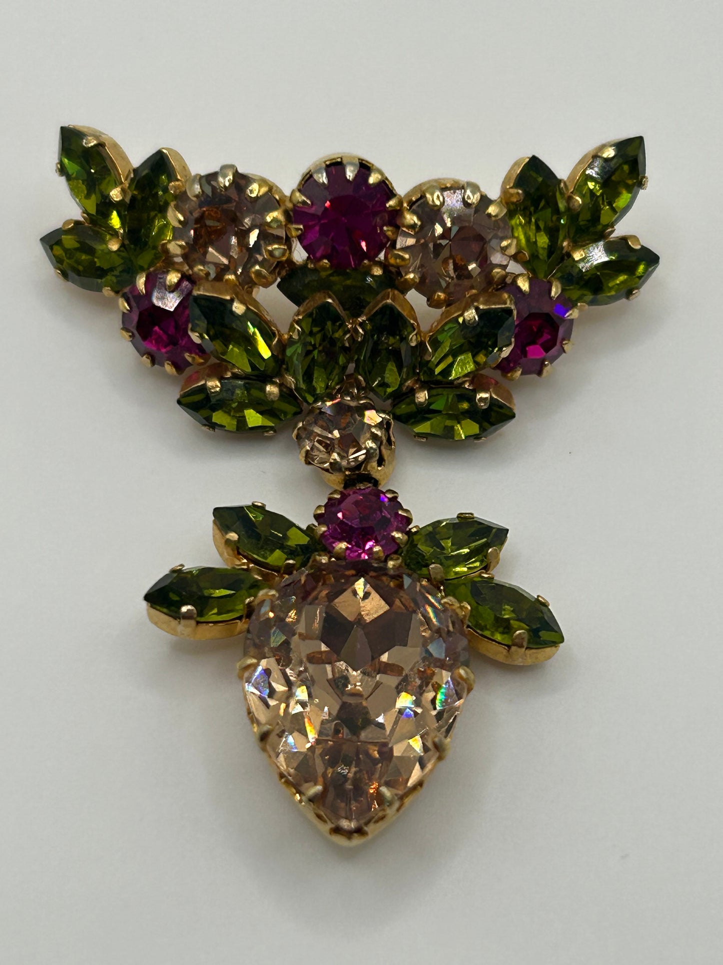 Beautiful vintage crystal brooch. Possibly Schoffel .