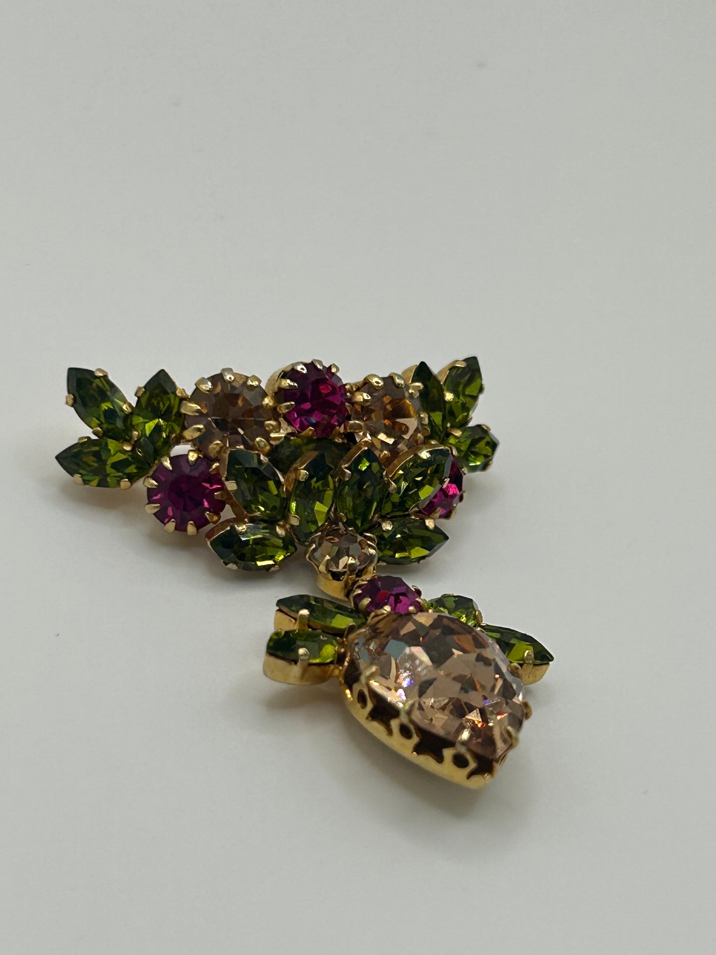 Beautiful vintage crystal brooch. Possibly Schoffel .