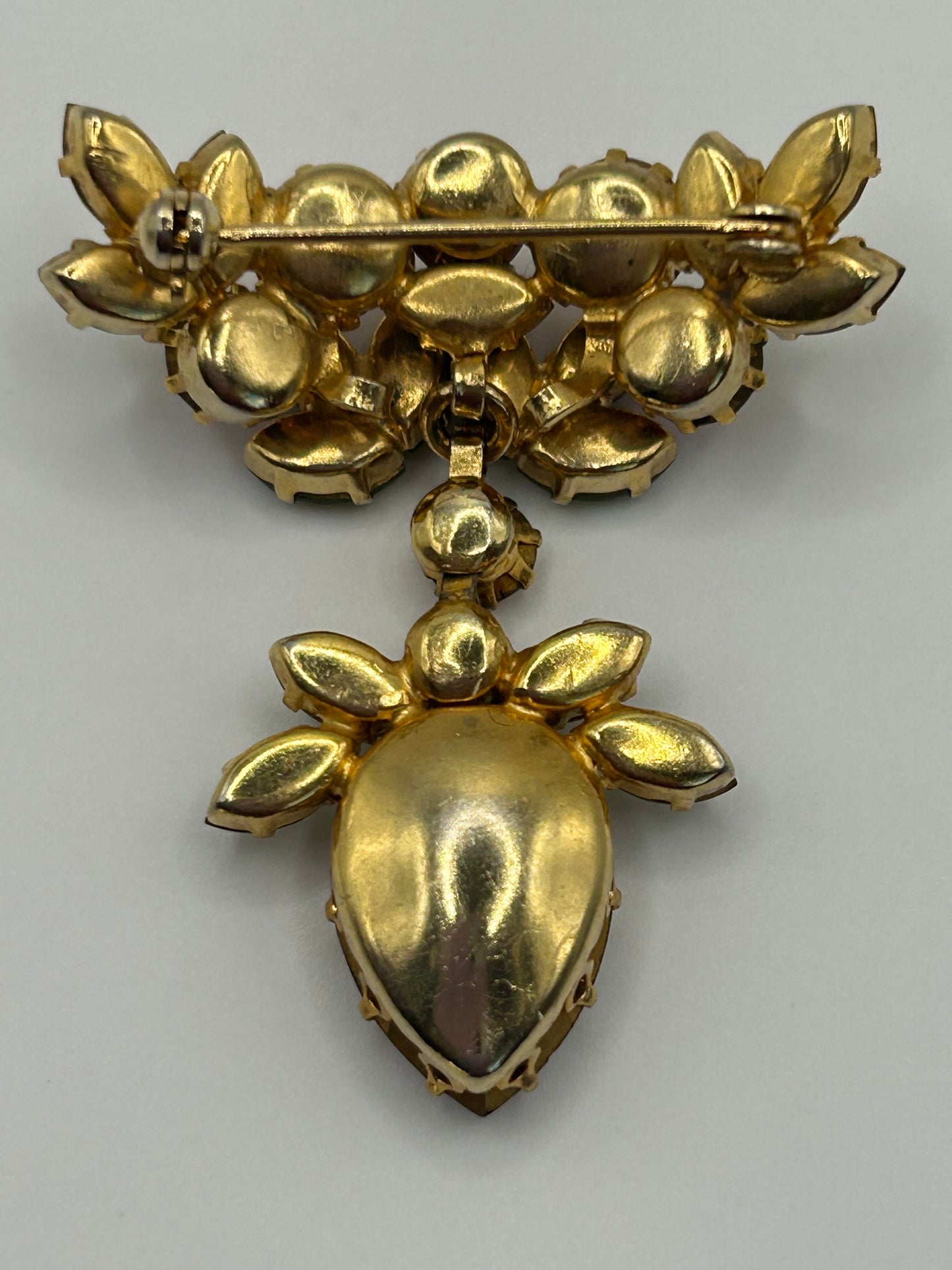 Beautiful vintage crystal brooch. Possibly Schoffel .