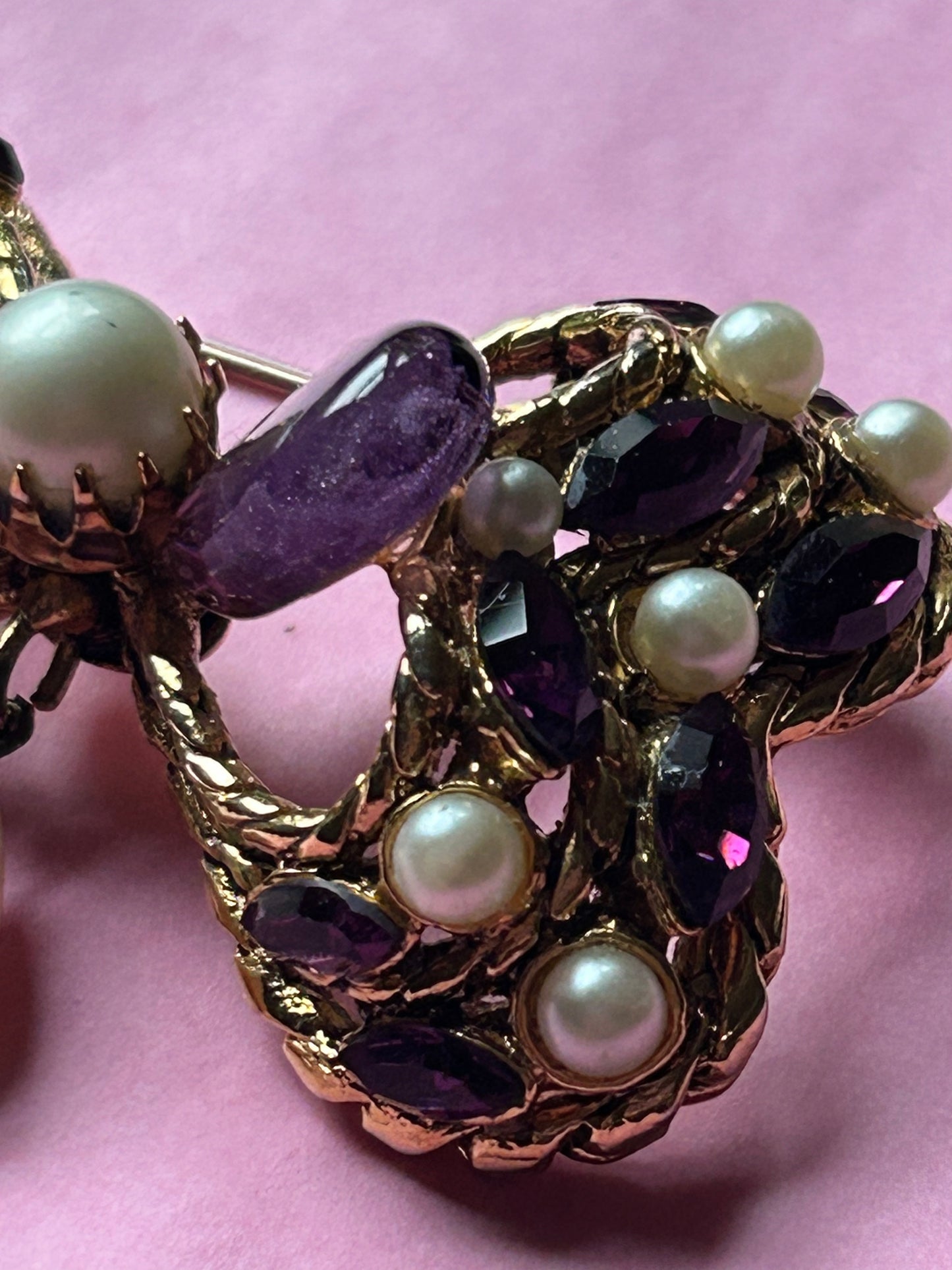 Pretty Vintage Brooch Signed Adrian Mann Bow with Amethyst Stones.