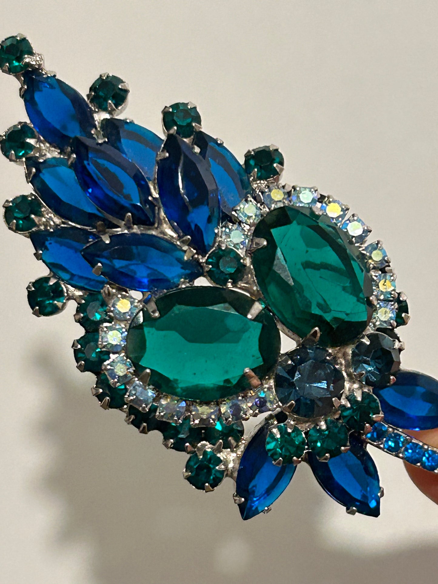 DeLizza & Elster Juliana Book PiecePaisley Floral Brooch. Beautiful Green Glass