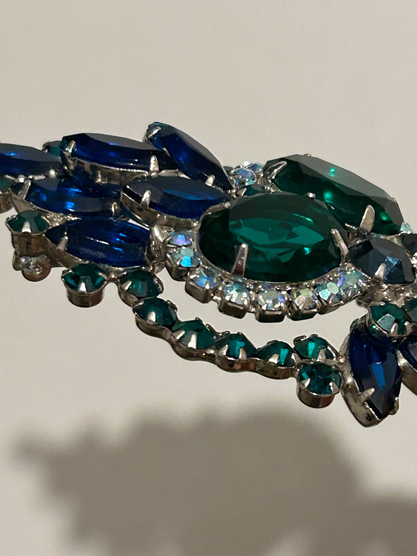 DeLizza & Elster Juliana Book PiecePaisley Floral Brooch. Beautiful Green Glass