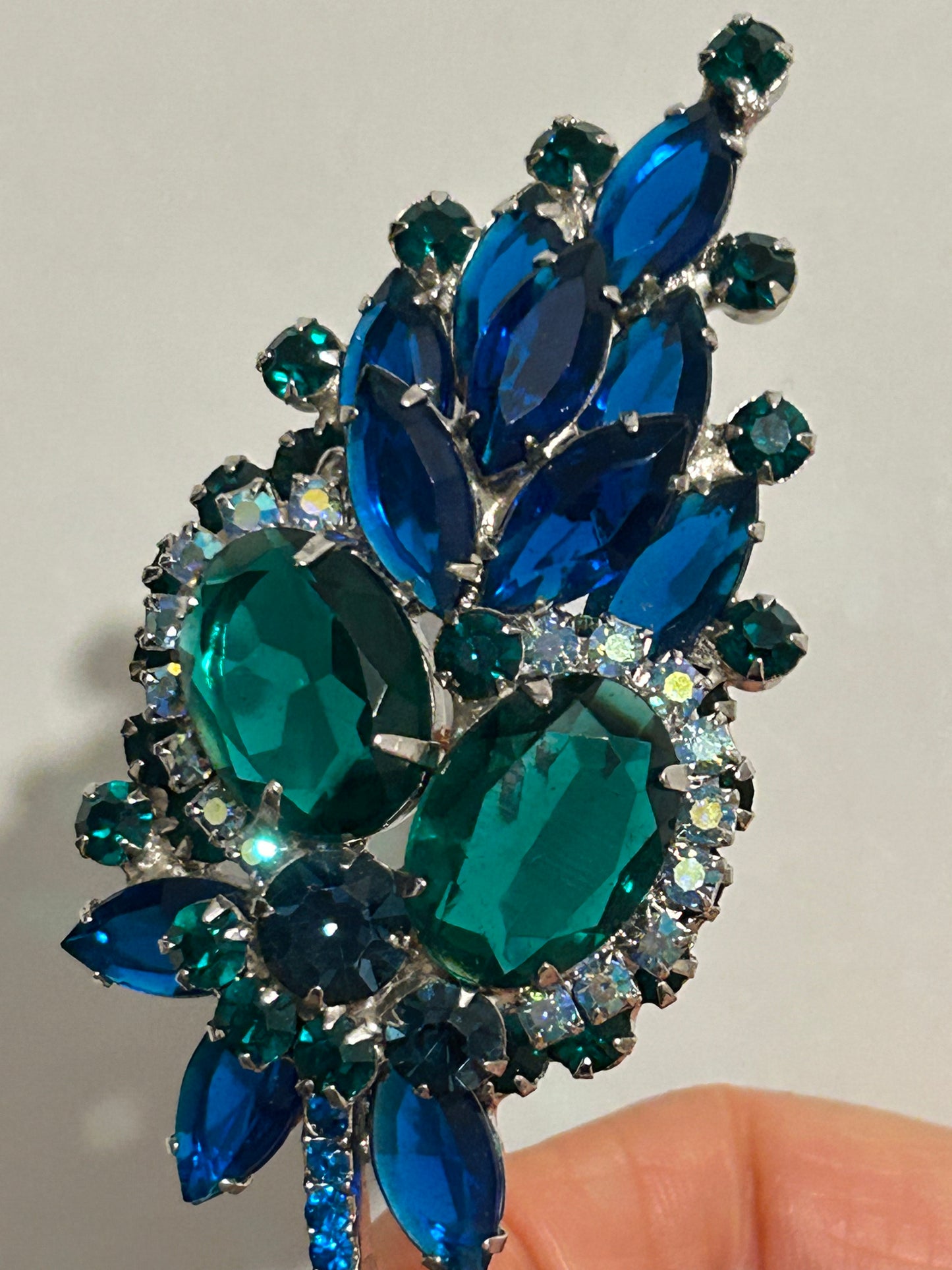 DeLizza & Elster Juliana Book PiecePaisley Floral Brooch. Beautiful Green Glass